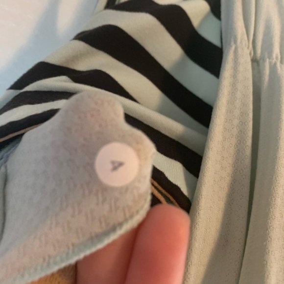 Lululemon No Limits Tank - Size 4 - Picture 3 of 4